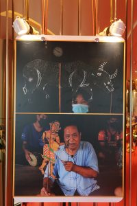 25690117-exhibition-023