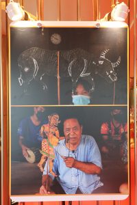 25690117-exhibition-047