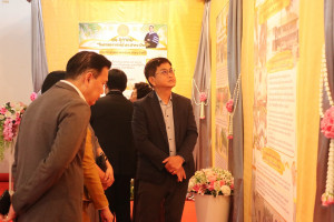 25661011-exhibition-008       