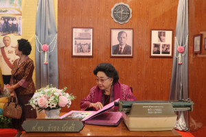 25661011-exhibition-016       