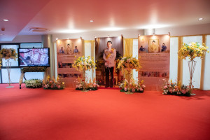 25670112-exhibition-007